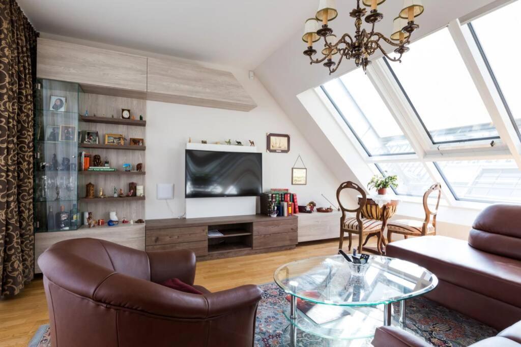 Grosses Penthouse #12 Mit Terrasse Und Aussicht Lejlighed Wien Eksteriør billede