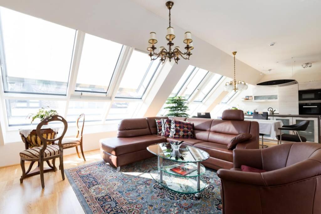 Grosses Penthouse #12 Mit Terrasse Und Aussicht Lejlighed Wien Eksteriør billede